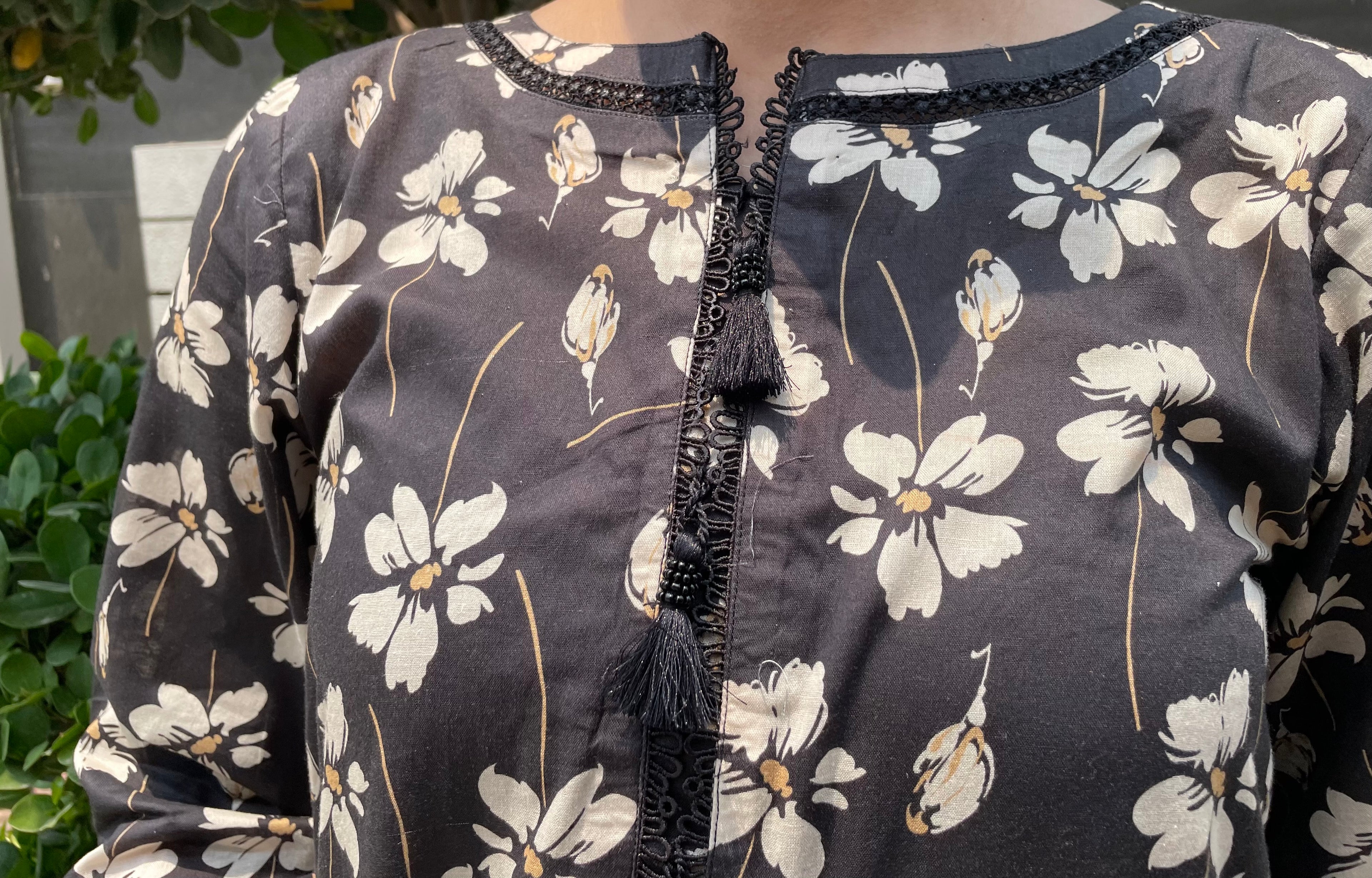 Black base with skin-tone accents – lightweight & breathable