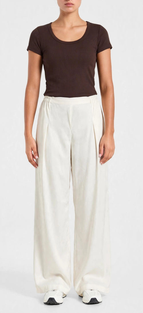High-waisted, flowy wide-leg trouser